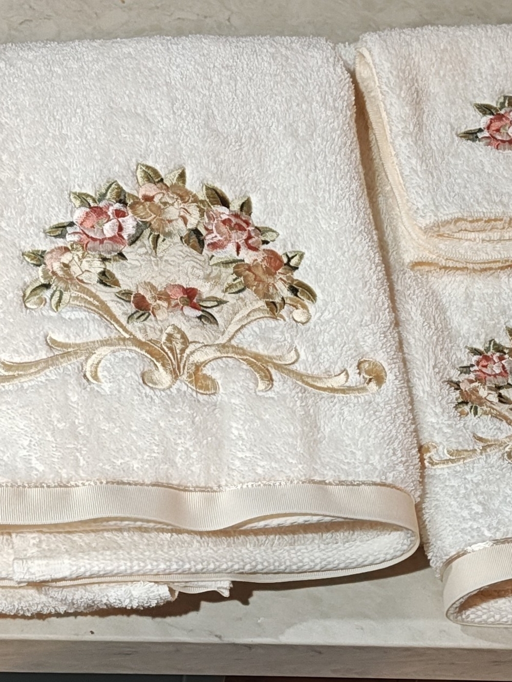 Vintage Avanti Rosefan Embroidered Towel Set Cotton Bath Hand Towels & Washcloth